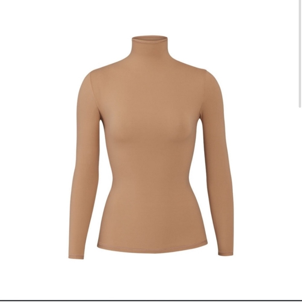 Worn once SKIMS Fit Everyone TURTLENECK TOP COLOR Seinna